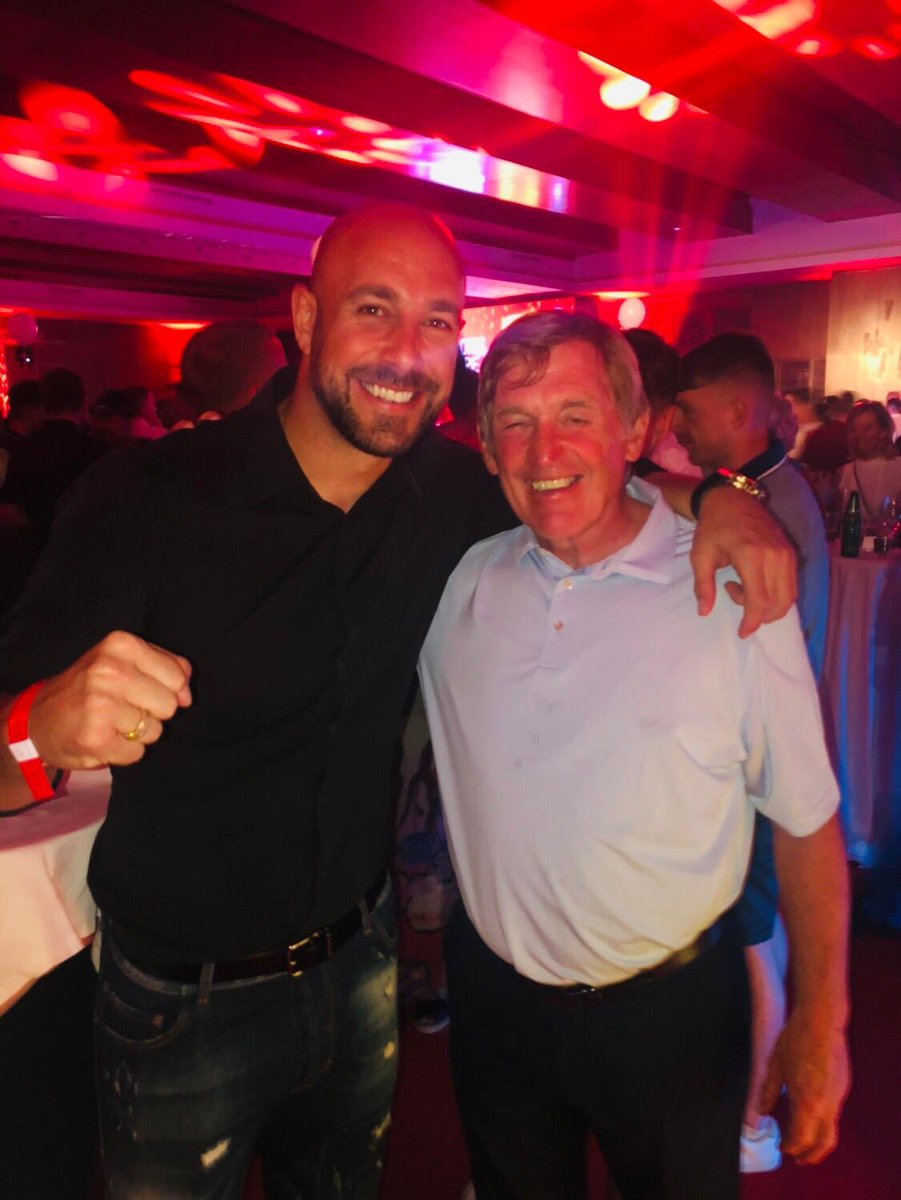 PReina25's tweet photo. Wonderful special night!! @LFC will always be a FAMILY!! #YNWA https://t.co/XpdI6fdyzU