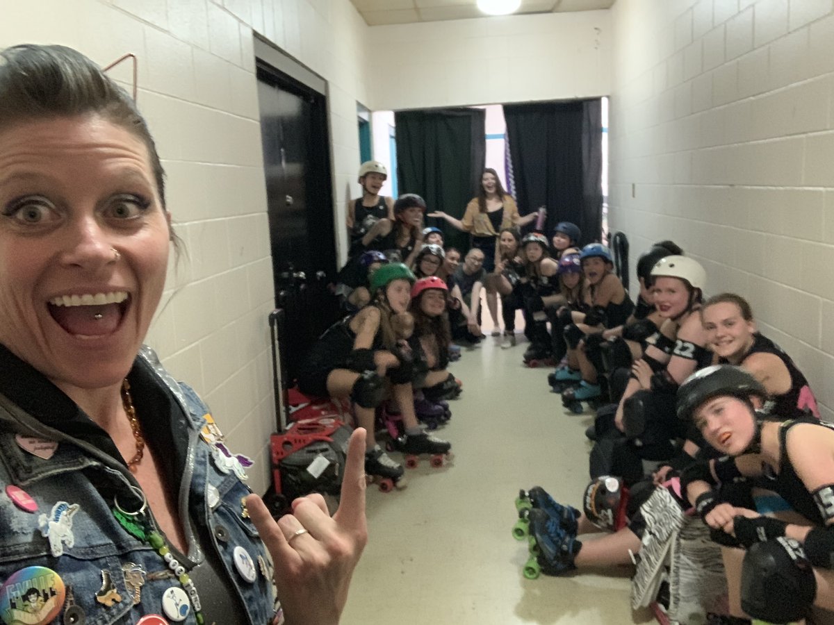 juniorderbyYYC's tweet photo. Great game REBEL NATION! The Igniters took the win, but all the skaters took our hearts (as per usual). Good work out there skaters. #DerbyTwitter #JRDA https://t.co/vDv5vw2E19
