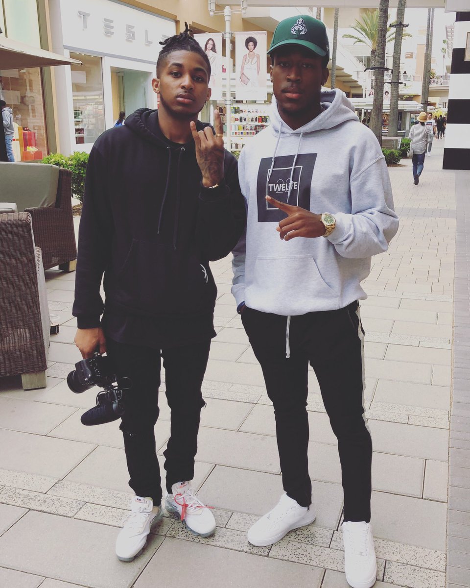 MarqXVI's tweet photo. COLLAB??... @PontiacMadeDDG https://t.co/LyddKhcFDU