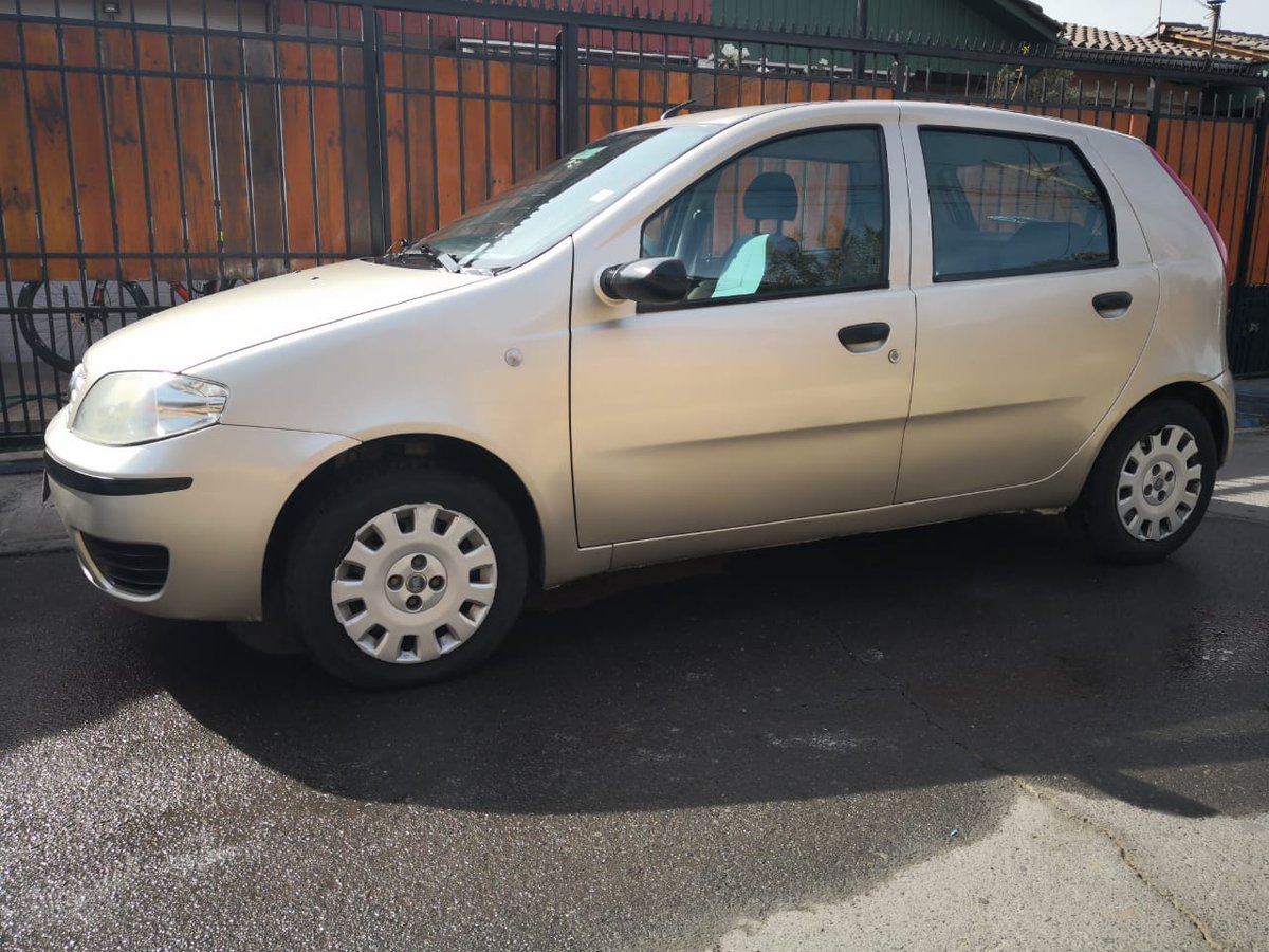 lokchama's tweet photo. Vendo auto económico!fiat punto, $2.499.000 conversables, papeles al dia. Contacto +56955355447. Favor RT #autousado #usado #auto #vendoauto #comproauto #fiat #autofiat #fiatpunto https://t.co/pqtFSp0icH