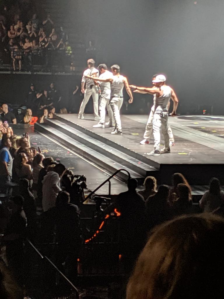 MY_MUTORCS's tweet image. They froze. #breather #nkotb #MixtapeTour #50isnifty