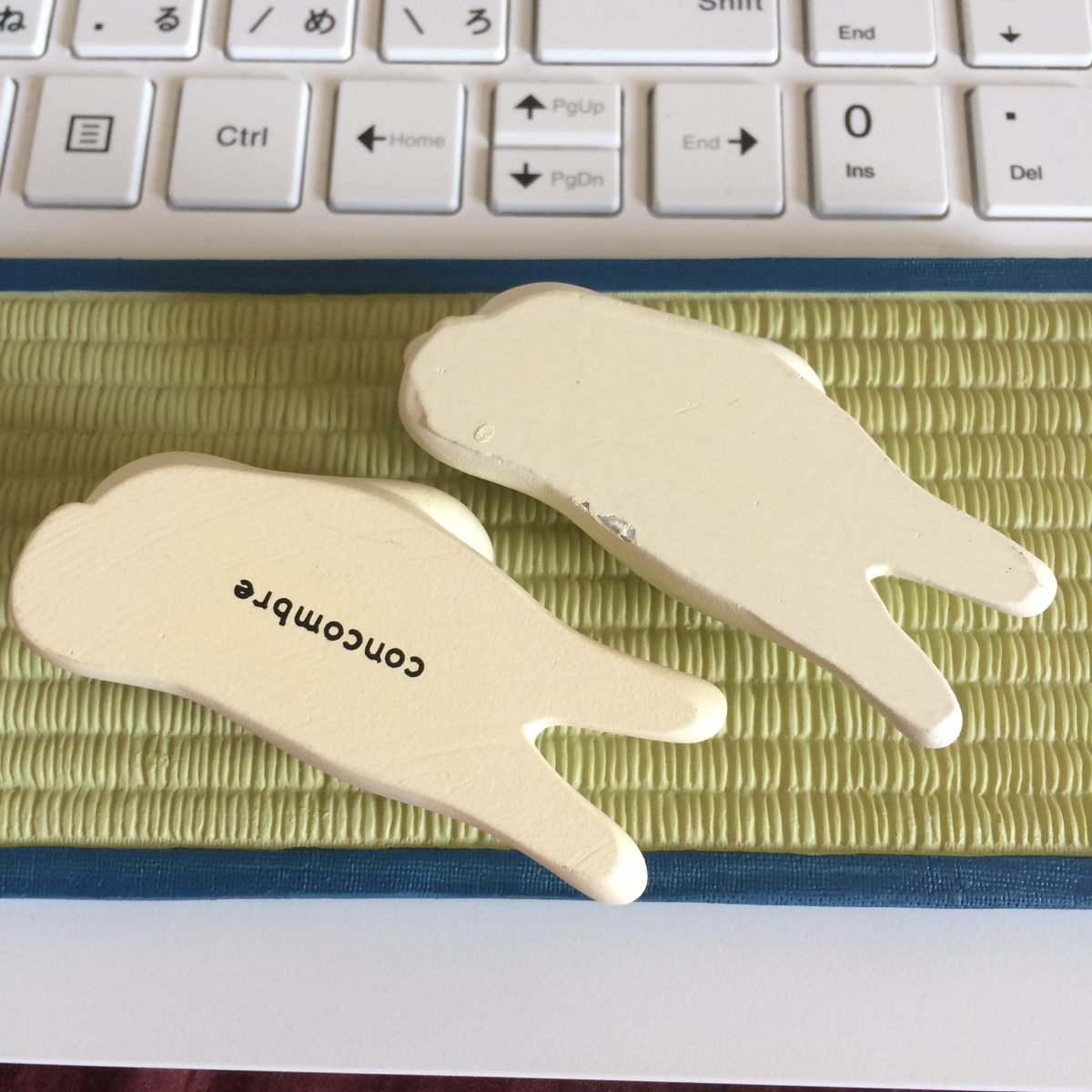 デコレ・コンコンブルの偽物が出回っています。 明らかに塗装の光沢が