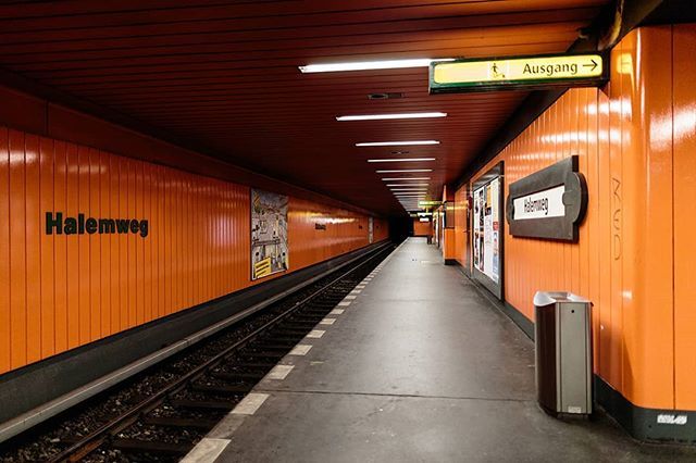 ubahnfotos's tweet photo. Nobody knows, if Stanley Kubrick got his Clockwork Orange inspiration at #Halemweg station in #Berlin 🇩🇪
.
#weilwirdichlieben #visitberlin #germany #deutschland #iloveberlin #bvg #myberlin #berlin030 #instaberlin #berlinerubahn #architecture #metro #ubah… https://t.co/45BnbVkNJT https://t.co/I7E2QZDBoX