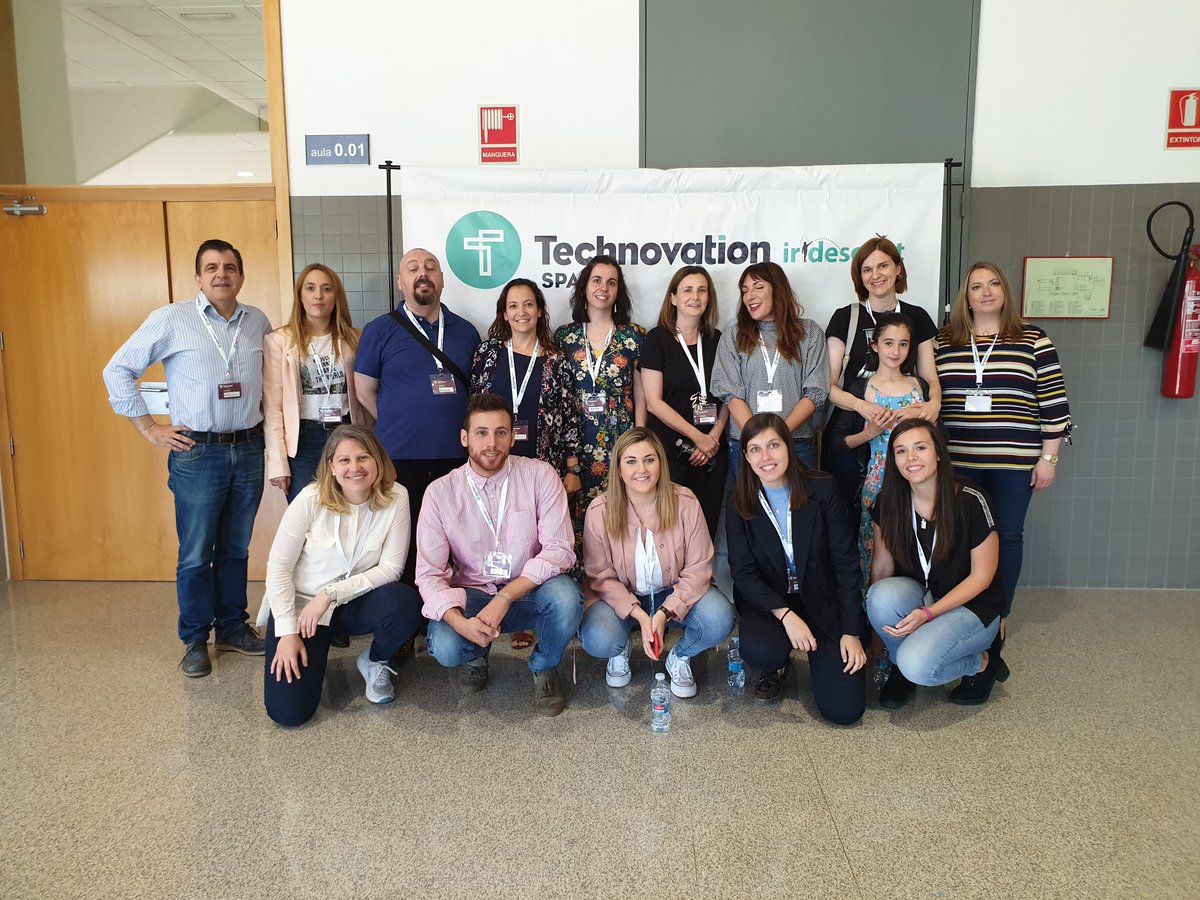TechnovAragon's tweet photo. Ayer se celebro la Final de @TechnovAragon 2019. Fue un día muy especial porque 118 niñas, 53 mentoras, 15 jurados, 7 personas del equipo de organización, los patrocinadores, personas de apoyo latimos al unísono por un proyecto comun 😍 https://t.co/MTOHQadFnQ