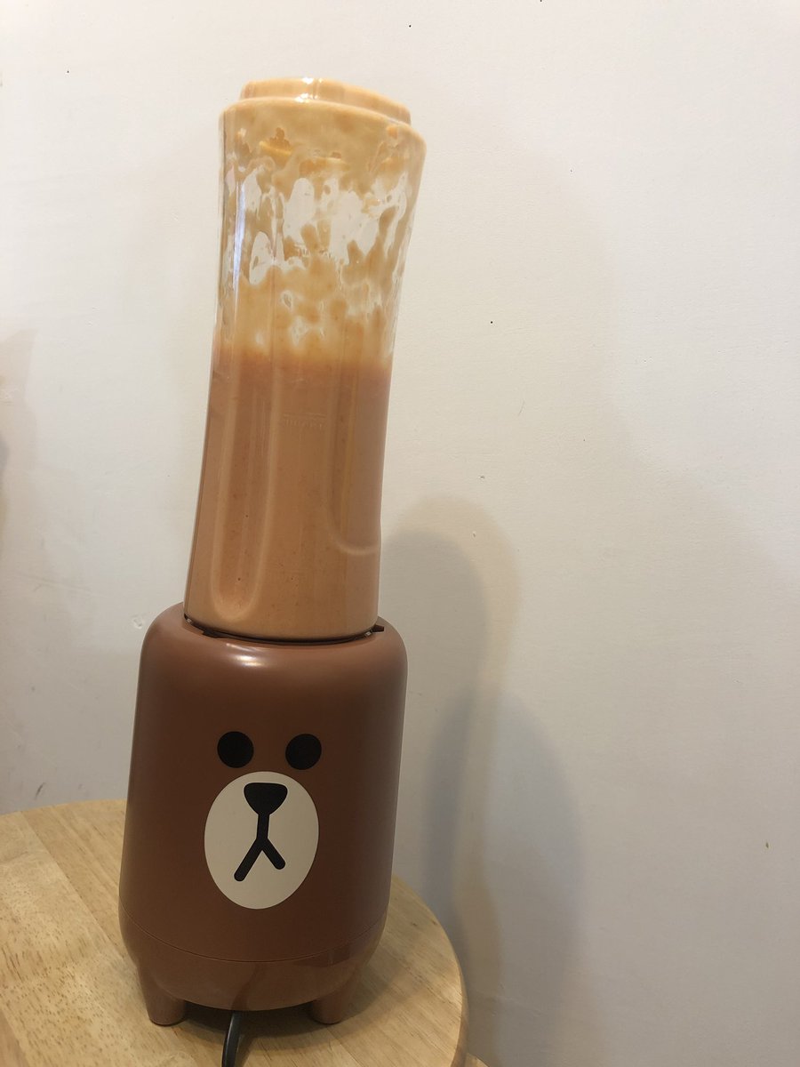 MiYTLi1's tweet image. 我都想 @健康 點
剛買咗 熊大 搞胖機 
可以整各類生果飲品
希望唔好 越搞越胖 就好喇🤣
#blender #miniblender #papaya #papayamilk #health #HealthyDiet #healthydrink #nosuger #HongKong