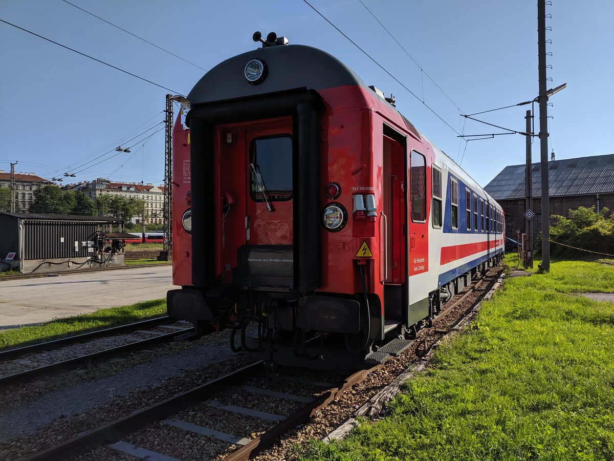 BenjaminBaasch's tweet photo. ÖBB-DLR measurement campaign has Starter @SIAGalileo @DLR_de @DLR_Verkehr https://t.co/t7PVhfroDM