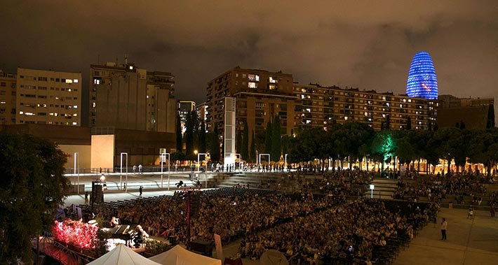 barcelona_cat's tweet photo. Made any plans for the #weekendBCN yet? Here are three suggestions ππ
πΆπ·Music in the parks
ππLocal festival and modernista fair in Dreta de l'Eixample
π€‘π Nose Day, the big celebration for solidarity and laughs
+ info π https://t.co/QOtkNUt9W8 https://t.co/26QFpGv55W