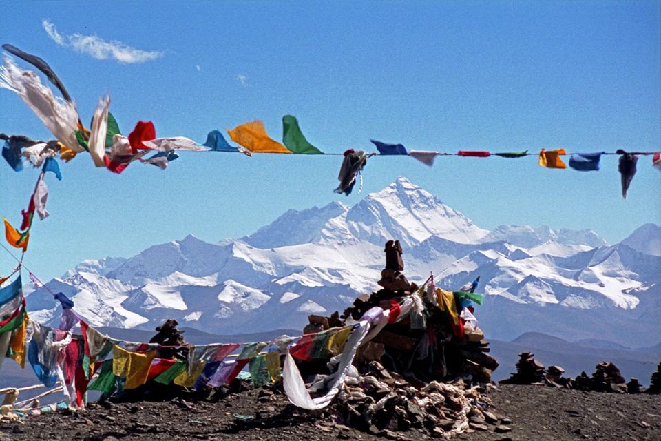 c1ara11's tweet photo. “Lovers find secret places inside this violent world where they make transactions with beauty.” Rumi love #Tibet https://t.co/vbvKOcpCA9