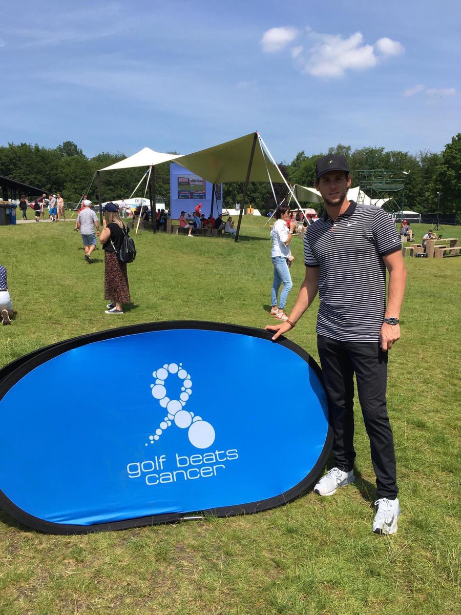 Who visited the <a href="/GolfBeatsCancer/">GolfBeatsCancer</a> stand already? Its located next to the village, close to the green of hole 9. Please pay these heroes a visit like <a href="/Thomas_Pieters/">Thomas Pieters</a> did and feel free to buy one of their bracelets as a gesture of support. Thanks everyone! 🙏🏻
#bko19 #golfbeatscancer