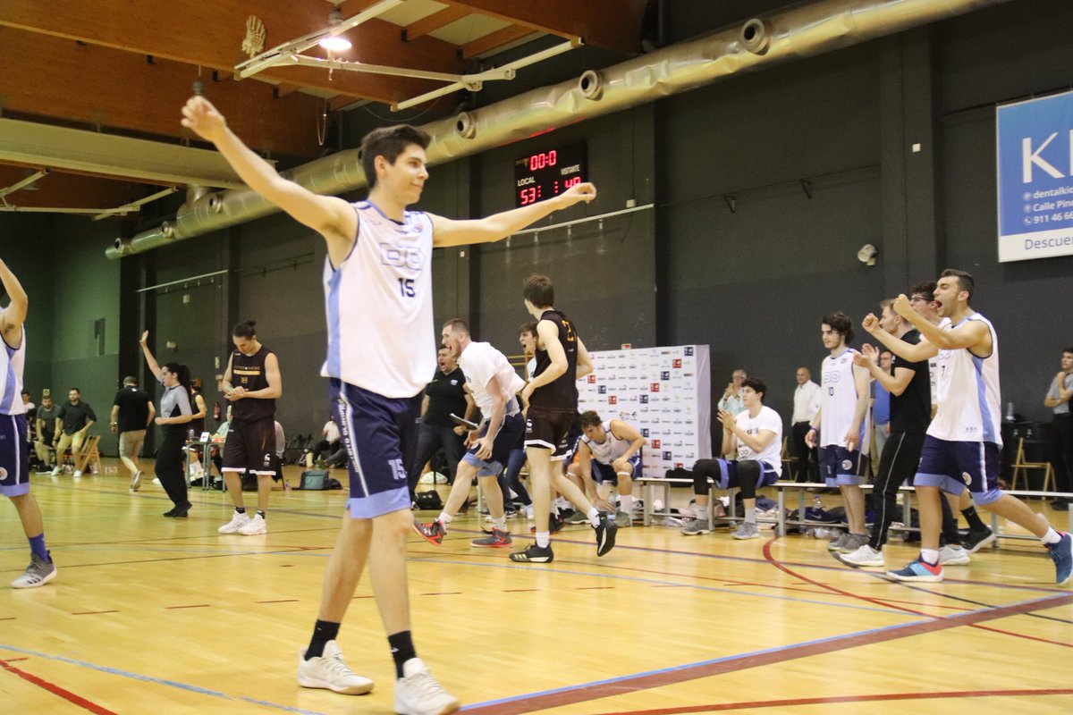 FBMadrid's tweet photo. Fase final Sub'21 #F4Sub21. ¡Final del partido! @DistritOlimpico 53 - @CBZentro 48. El Distrito Olímpico conquista la medalla de bronce.
Todas las estadísticas con @nbn23basket https://t.co/khSGWNWwez https://t.co/kq0OGSb86w