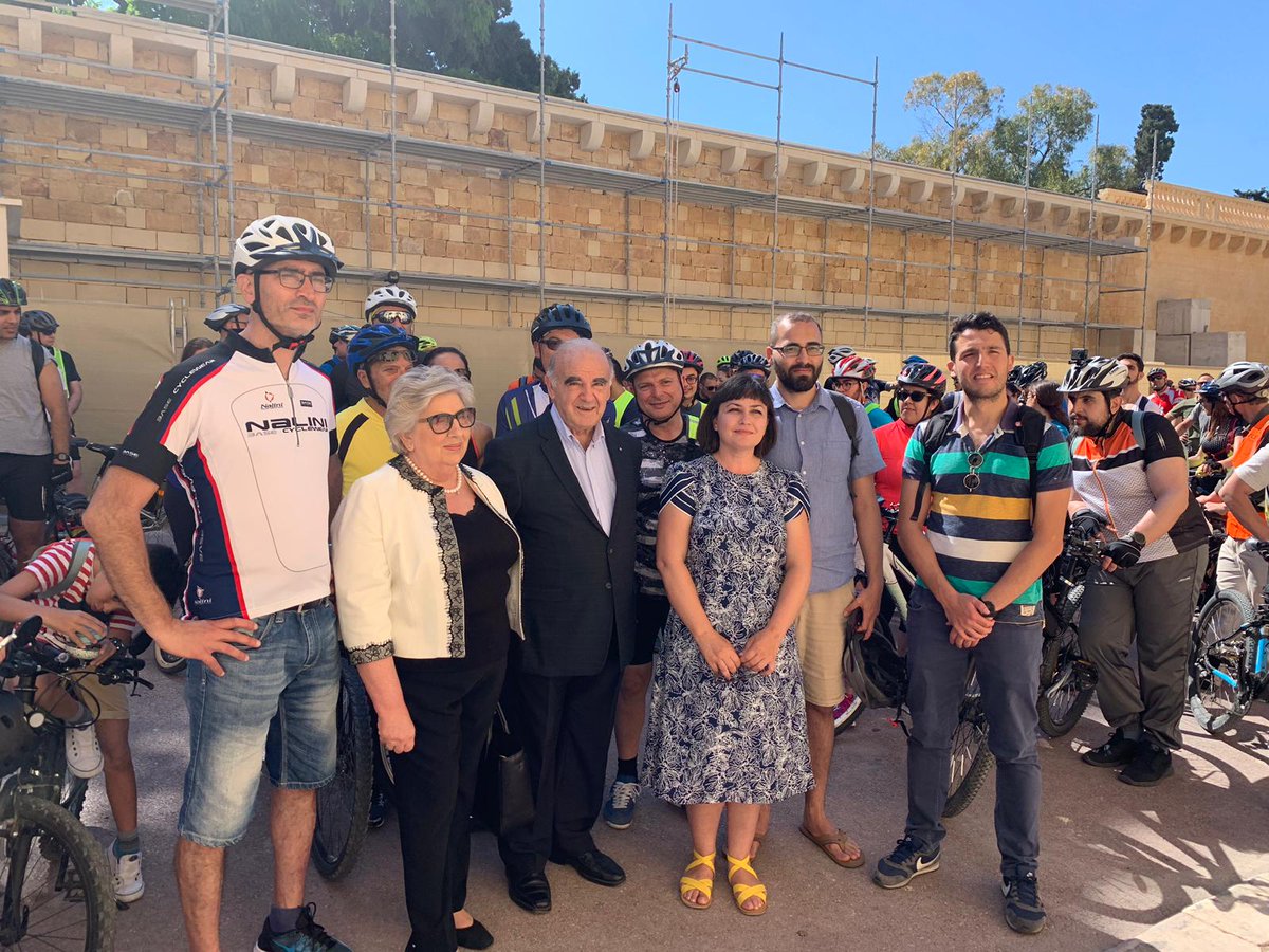 GeorgeVellaMT's tweet photo. Meeting representatives of @BAG_Malta in anticipation of World Bicycle Day as a means of promoting bicycle use as a cleaner mode of transport. Well done on your initiative, and thank you for presenting a donation to #MCCFF. https://t.co/7Pdjpmnsxs