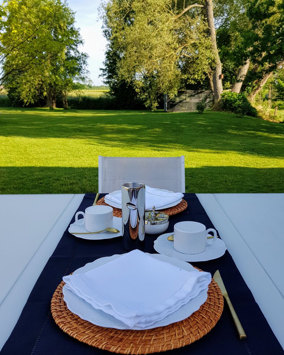 Akemi b&amp;b **** = enjoying #breakfast in the garden on a #lazysunday ...