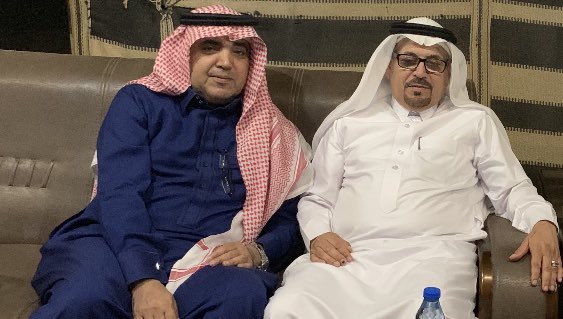 @fahedalabdkarem زميل لطيف وأخ لم تلده أمي ونبيل كله ودوإنسان تتجلى في نفسه الطيبة معاني العطف والجودعرفته عن قرب وتعاملت معه منذ كنت أتتلمذ على يده في مهنة الصحافة وعرفت عنه مواقف نخوة وفزعة لمن ضاقت بهم الحياة اللهم أحفظ أخي وحبيبي/ فهد العبدالكريم وأدم عليه عفوك #جريدة_الرياض https://t.co/hRmq1UIRAf