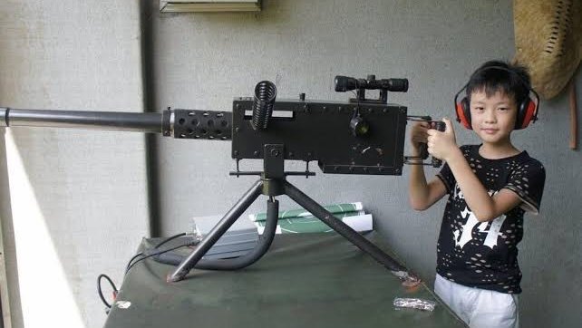 ︎#1 jisung enthusiast on Twitter: "chenle chenle holding a holding a gun gun  when he when he was a baby is a big baby https://t.co/rQrbs04HvG" / Twitter