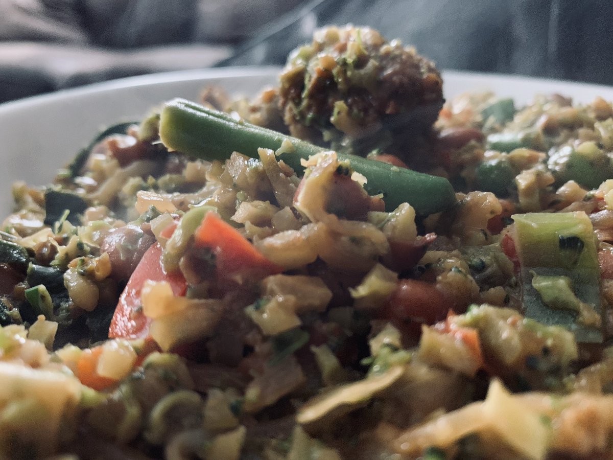 Weight4Life's tweet image. Ik lees net een prachtige zin in boek van Patty Harpernou De Afslankguru “dat overgewicht in de kern niets anders is dan een geduchte cursus om voor het leven, je geluk en je eigen welzijn te kiezen ..... en dat het het mooiste cadeau is dat jij jezelf kunt geven”
Prachtig toch?!