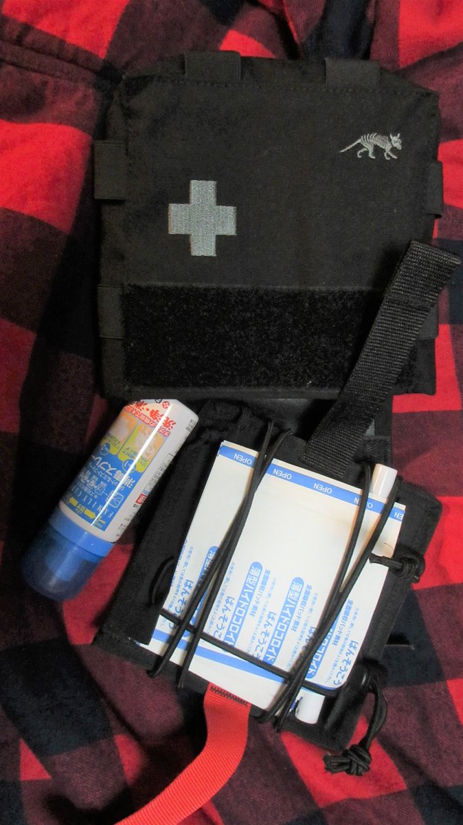 nobember1969's tweet image. Tasmanian Tiger
IFAK Sにとりあえずバンドエイドと消毒液・ガーゼと鋏入れてみました。。。とりあえずです！
#TasmanianTiger #ifak #torauma #bushcraft