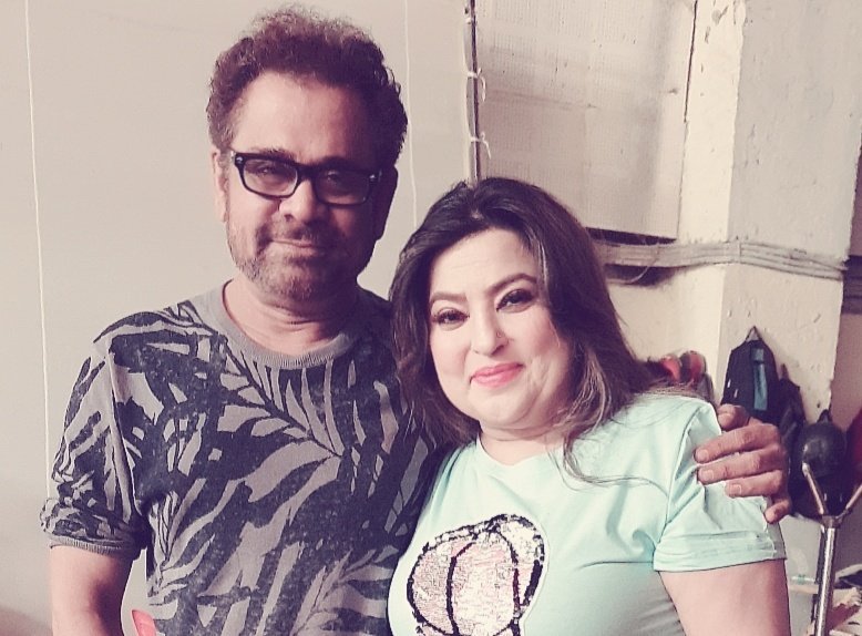 DollyBindra's tweet photo. #comingsoon #pagalpanti #director #aneezbazmee @BazmeeAnees #films #comedy #bollywood #laughterride #dollybindra # https://t.co/oJblhkiM8Q