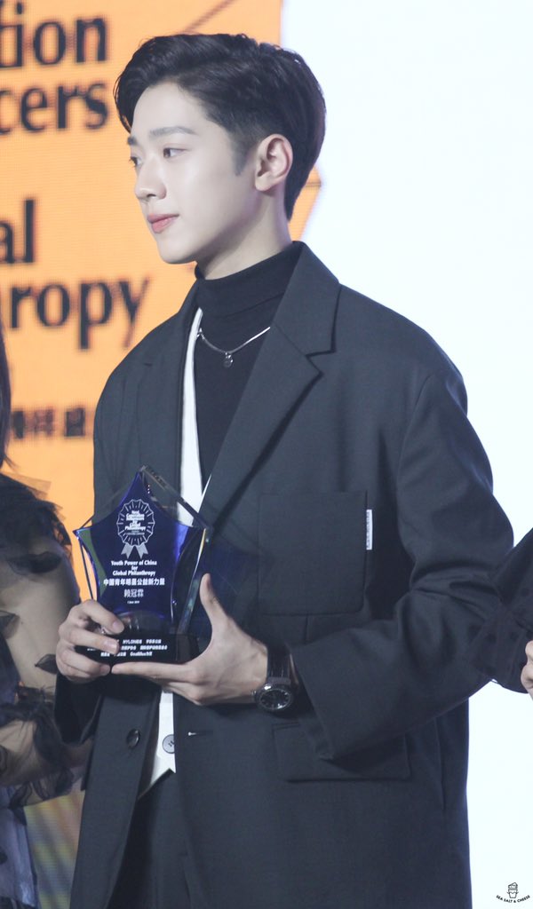 SeaSaltCheese's tweet photo. 190601 中国青年公益榜样盛典

#賴冠霖 #LAIKUANLIN #라이관린 https://t.co/WBVSZyutjS