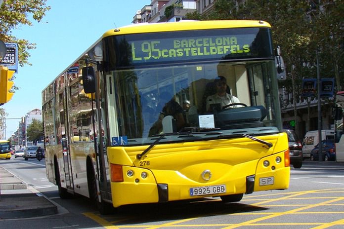 Castelldefels_n's tweet photo. Aumenta la frecuencia de buses en la playa de Castelldefels
https://t.co/ta5KQ4XRuS
#Castelldefels #L94 #L95 #Baixbus #autobuses https://t.co/BaE66hEb9y