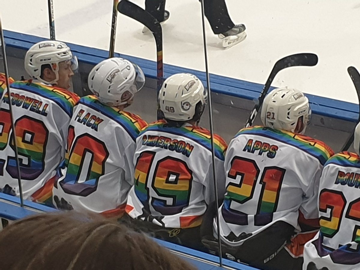 MiaReadsBooks's tweet photo. #puckhomophobia Melbourne Mustangs Pride Game 🏳️‍🌈🏒 #goStangs https://t.co/AnGNvK6xrW