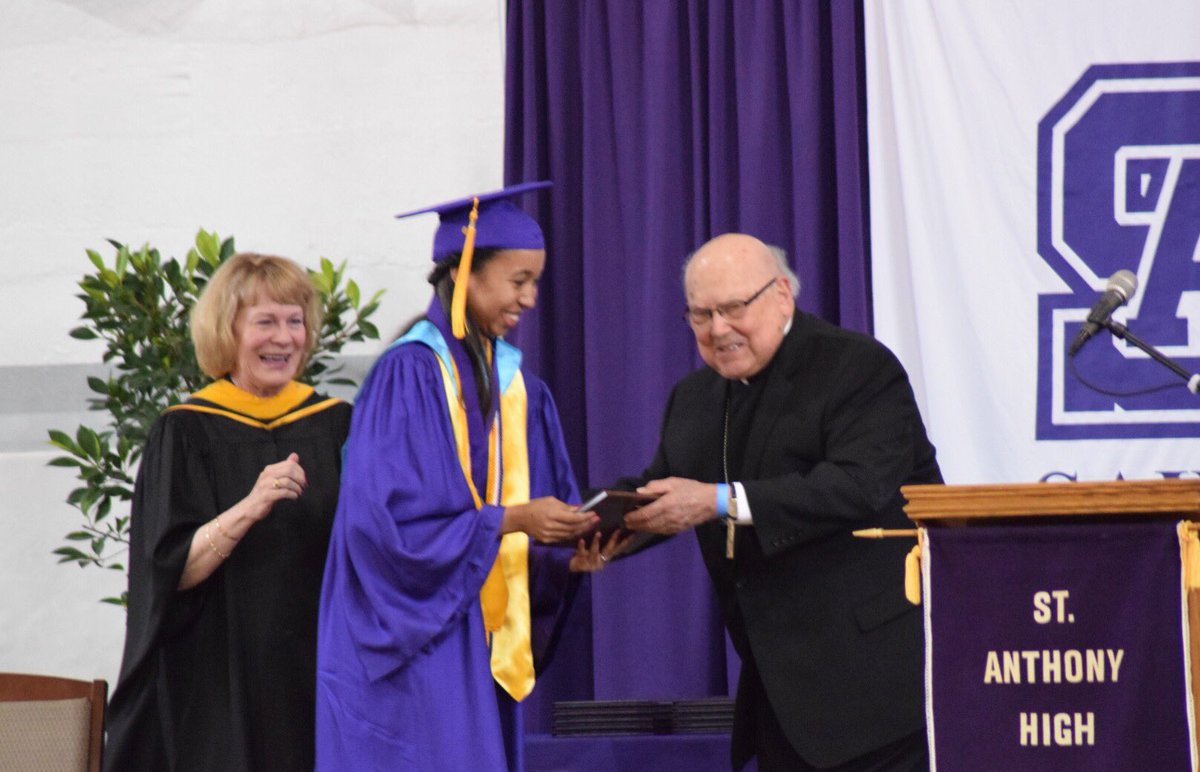 StAnthonySAINTS's tweet photo. All the best to the Class of 2019. 👼🏻🎓 https://t.co/FKvJ7lRVtJ