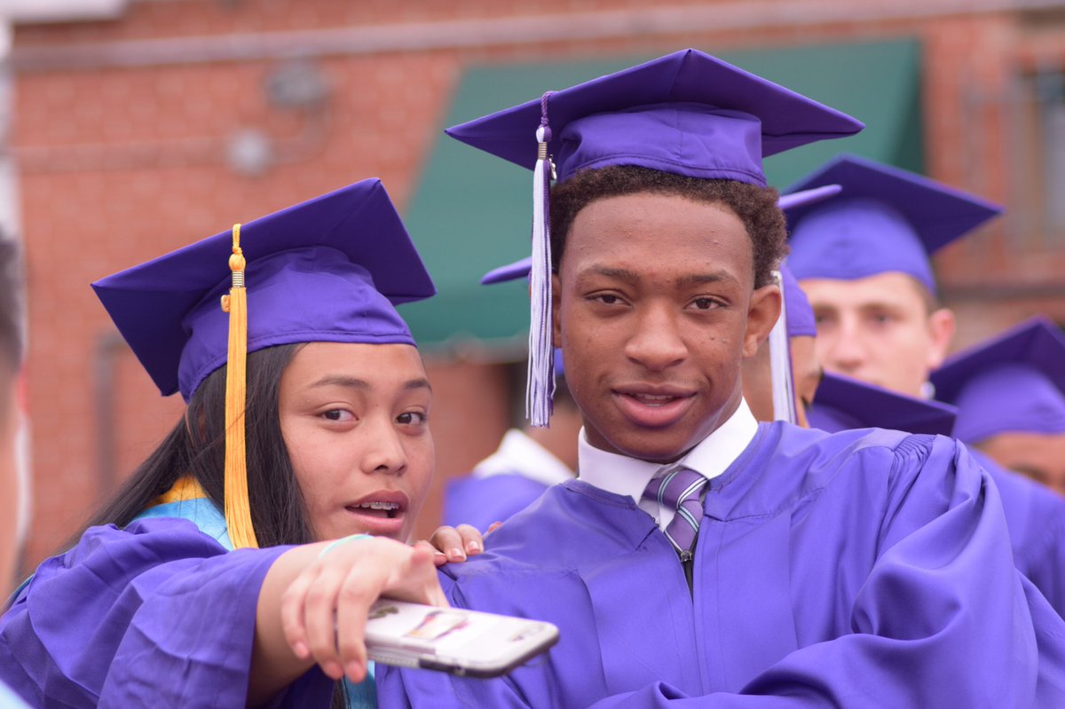 StAnthonySAINTS's tweet photo. All the best to the Class of 2019. 👼🏻🎓 https://t.co/FKvJ7lRVtJ