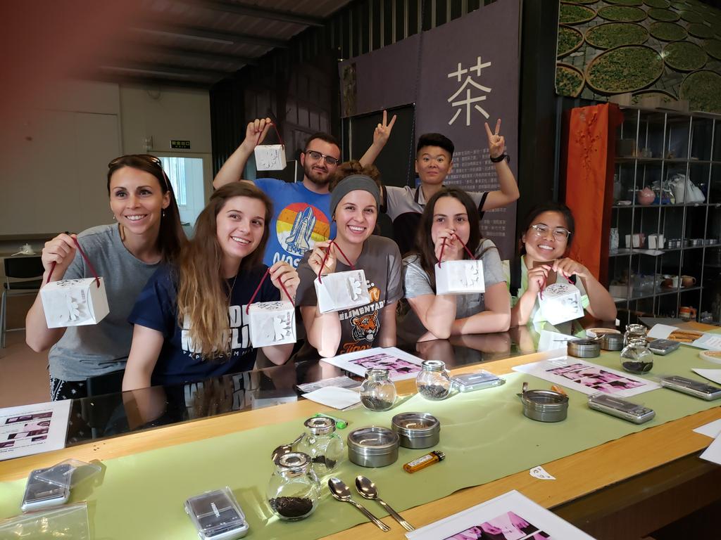 SNDespain1's tweet photo. What a day the Educate  Global crew had sightseeing in Mioali county, Taiwan. We went to the beach, toured a tea plantation, made our own tea, visited a (gigantic) happy Budha, fed koi fish during lunch, visited a night market...AND tried stinky tofu! Some loved it... https://t.co/3RYznBqwd6