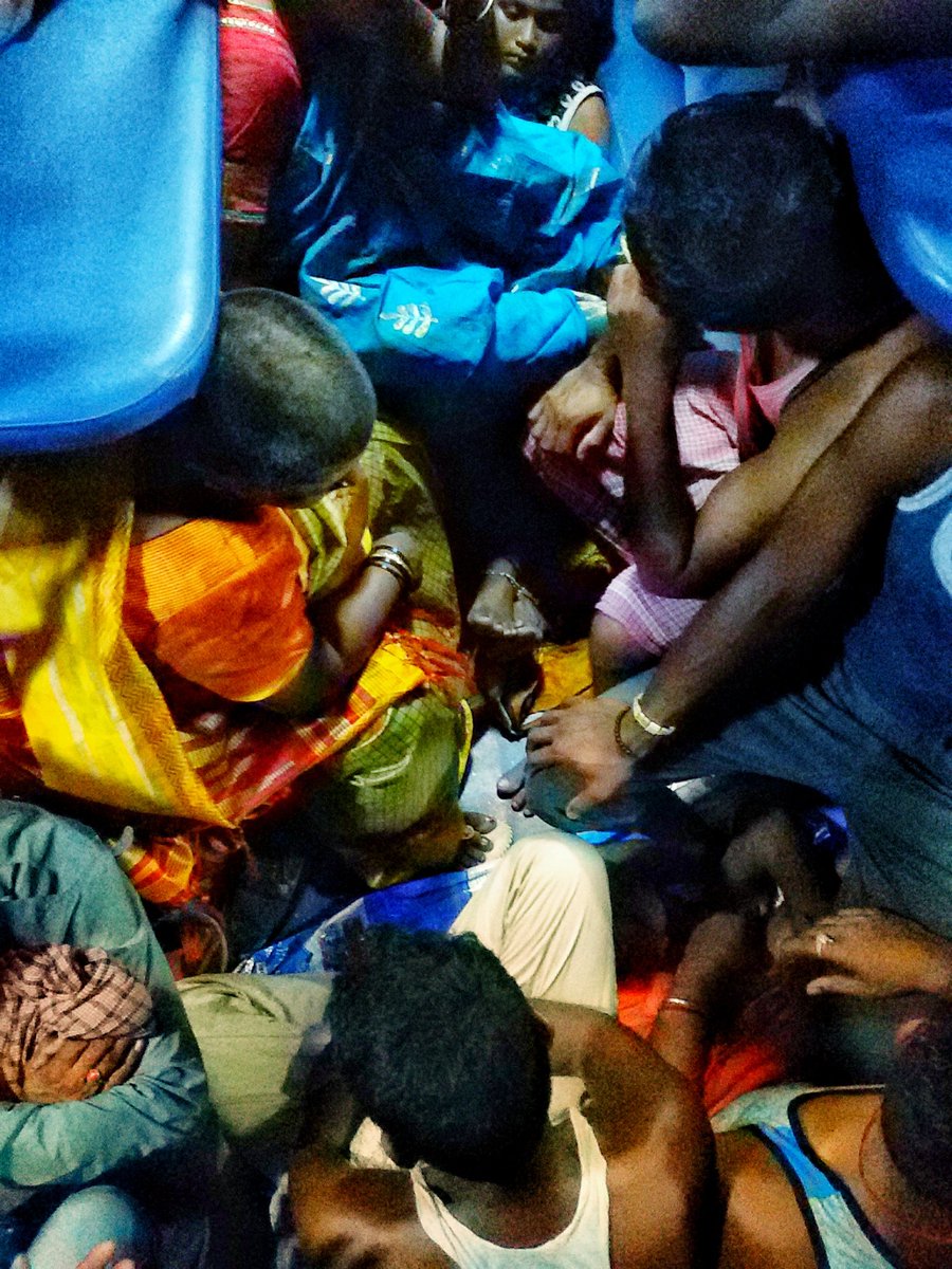 vivekobray164's tweet photo. What is the basic difference between sleeper coaches and General coaches? 
#12296-SanghmitraSFexpress
Sleeper coaches are now became the stretchable fix bag pack in which any nos. of passengers are going to push into it.
Please consider our miserable condition in sleepers coach. https://t.co/3ziBaN9mW8