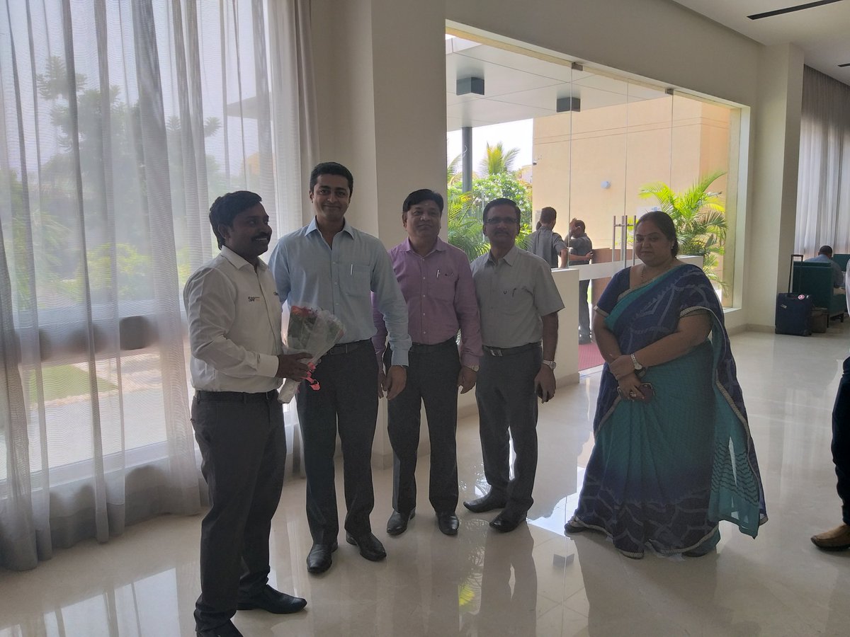 Avaniko_tech's tweet photo. Go-Live Success Meet @Marriott 

Customers Experience the intelligent Enterprise with Shopien - Immersive virtual reality technology that
Revolutionizes the way people experience integrated with SAP Business One!!!
@Avaniko_tech @SAPIndia @SAPBusinessOne #SAP  @AnandAvaniko #AI https://t.co/PeyBKtfHle