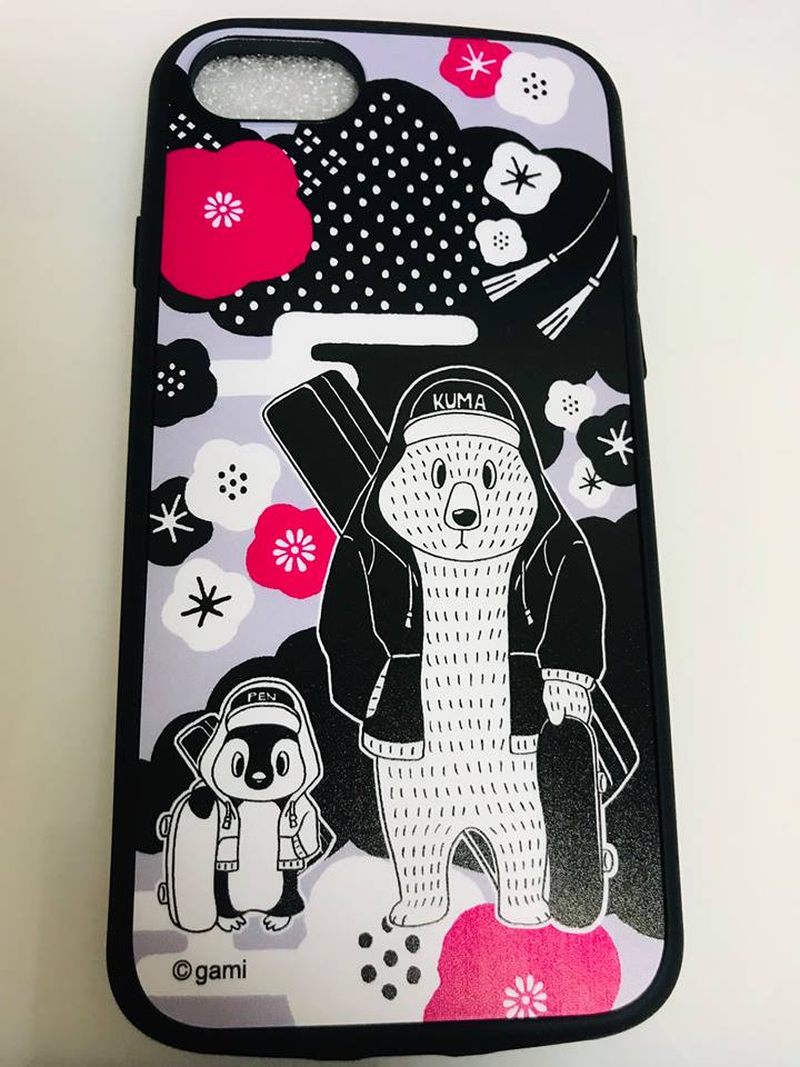 児童書ではカラフルに、デザフェスのイベントなどではキャラクターグッズや雑貨ウケするテイストにして好まれる絵を探ってます。イベントは自分の絵をリサーチできるので楽しい♪