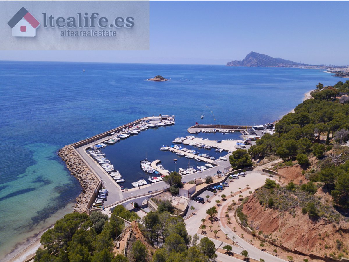 Altea cuenta con 3 puertos deportivos donde puedes encontrar una amplia variedad de actividades acuáticas o simplemente disfrutar del día. #altealife #sunday #life #Altea #holiday #HolidayWorld #lifeisgood #trip #travels #djimavic2pro #mavicpro #drone