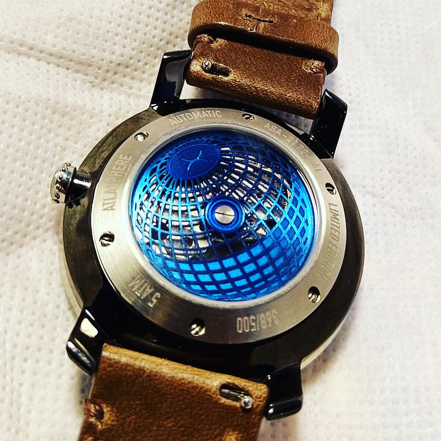 darxtorm's tweet photo. New timepiece has arrived and it is delightful! @XericWatches
#myxeric #xeric #atlasphere #watchporn #bluewatchmonday #watchesofinstagram https://t.co/Rqw8TxLGYR