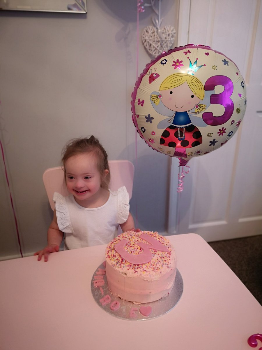 RachelxMUA's tweet photo. 😍 baby girl is three! She had the best birthday 🥰

#birthdaygirl #three #buildabear #familyday #trisomy21 #preemie #babymodel https://t.co/i9FoeYzLJk