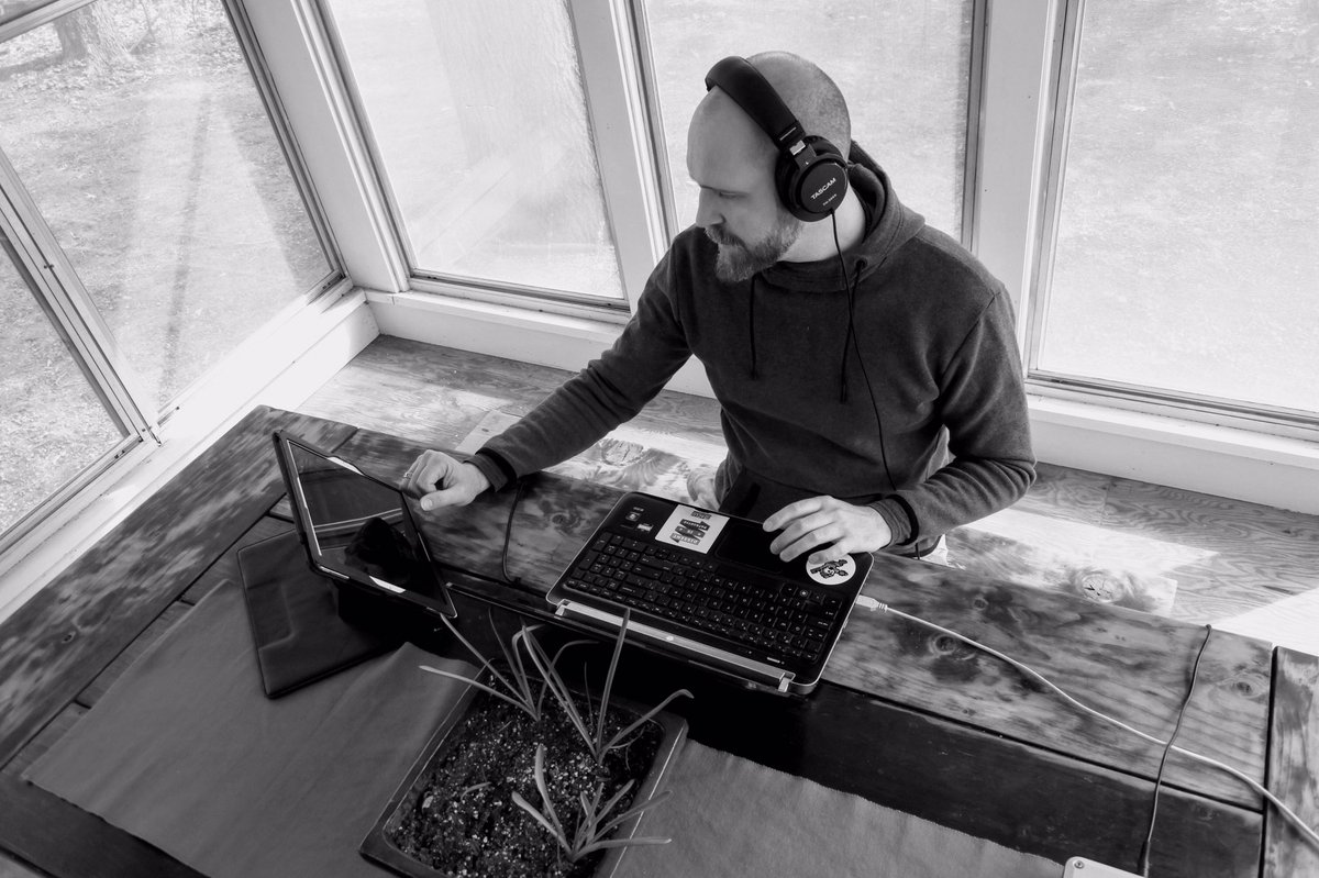 GreenManitou's tweet photo. Pumped to do this masterclass this Summer as I’ll be traveling all over Western Europe.
https://t.co/aSzhK4MhHK
#greenvalemanitou #manitoustudios #singersongwriter #musician #musicianonamission #artist #frenchintheusa #french #homestudio #minneapolis #mpls #minneapolismusic https://t.co/HeA8zHDKpR