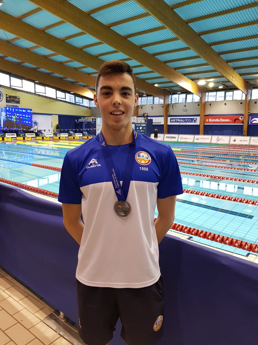 CNatacionAlcala's tweet photo. #Villa2019 #AlejandroRueda medalla de PLATA 🥈 en 200 espalda #CNA #Espartanos #AlcaládeGuadaíra @kikoporcar https://t.co/pSlVmuKWAd