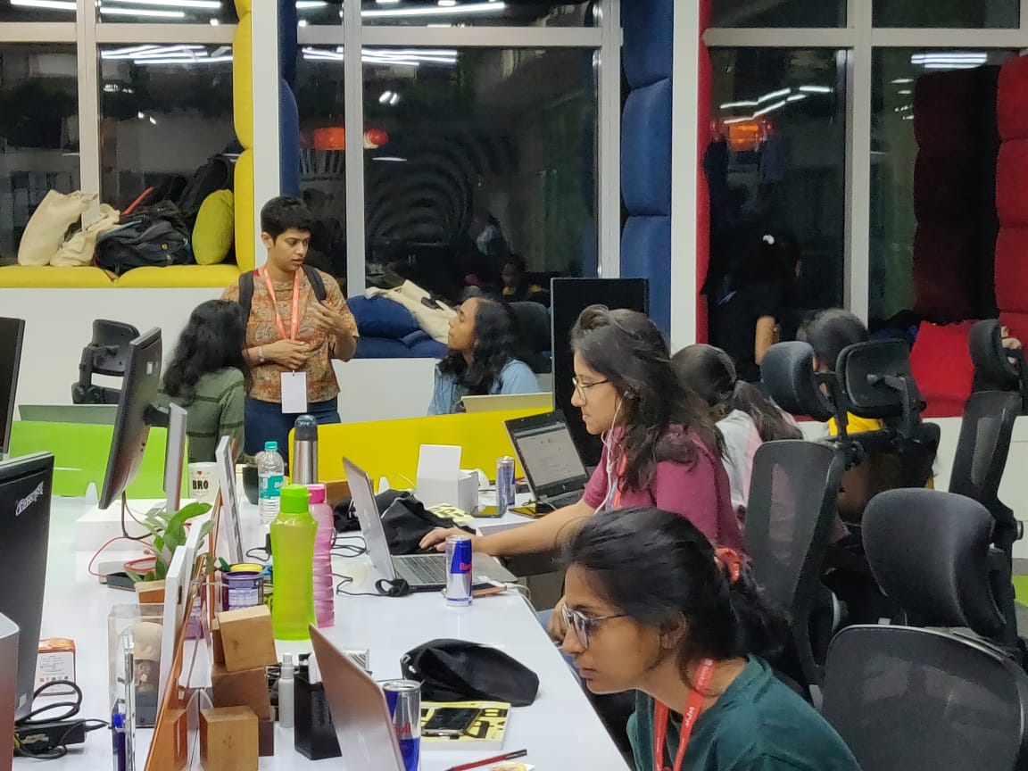 Razorpay's tweet photo. The Razorpay house is on 🔥right now as these women code away to take to go for the win! There's so much energy in the air!
So excited to see what's next at India's largest all women hackathon! @wmn_community
#womenwhocode #hackathon https://t.co/kyxwQ1eNDz