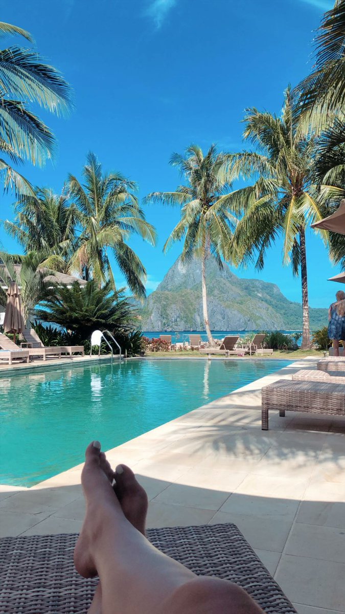 PYoutubeuses's tweet photo. Très beaux pieds de nourhene hocini pendant ses vacances https://t.co/vspDPuOuM0