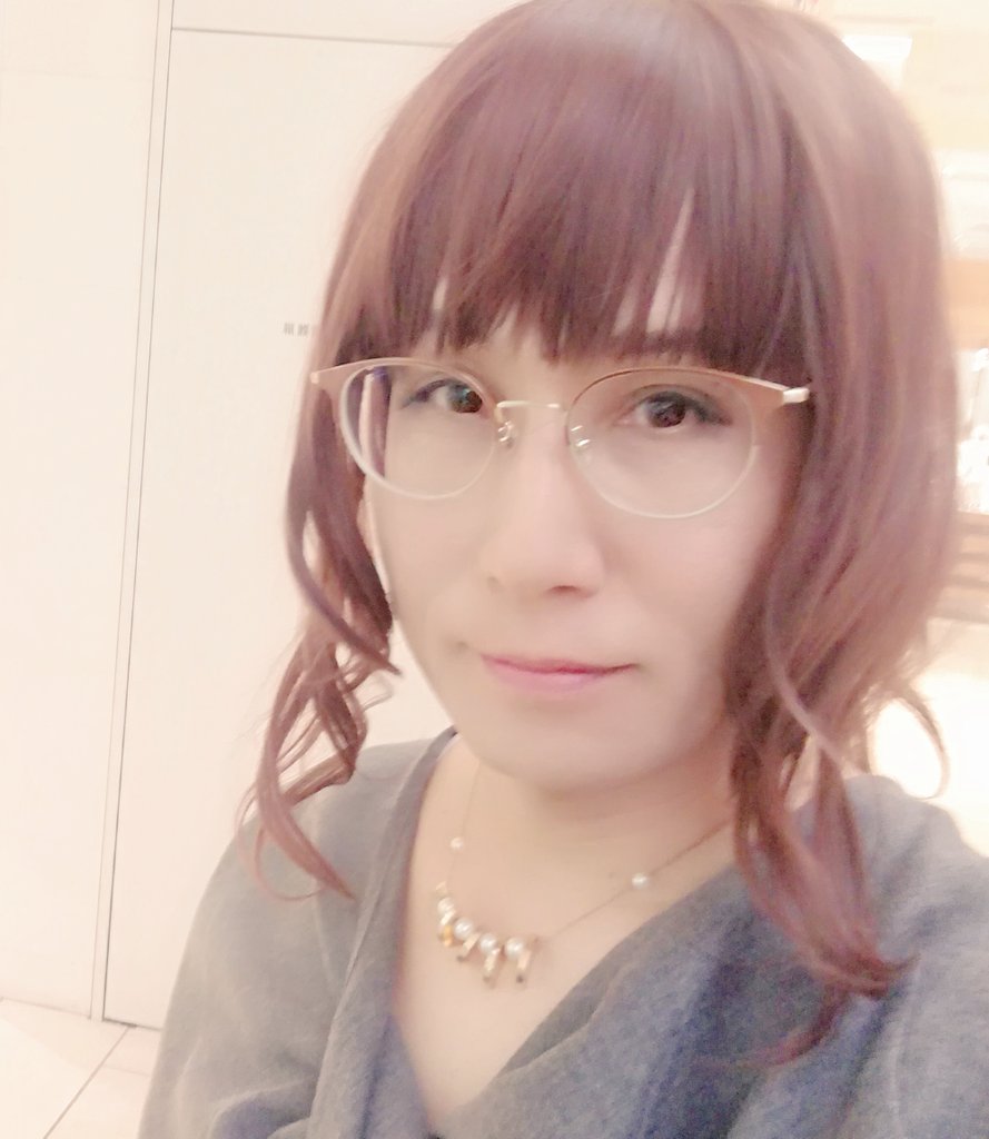 sinondroid's tweet photo. 固定ツイートって初めて知ったわ
メガネの有無で印象変わりすぎでなんだかなー https://t.co/oGSO0plRBG