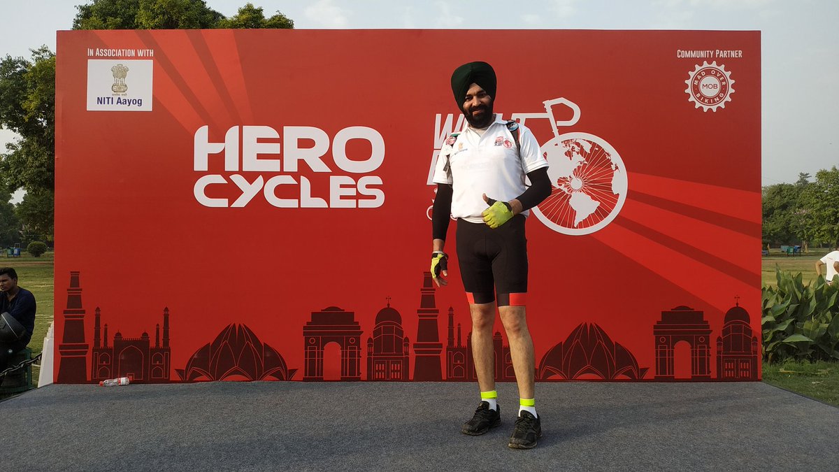 harvinder_meenu's tweet photo. #worldbicycleday #letsrocktogether #right2ride #communityride #herocycles #indiagate #cyclinglovers #cycle #ride #rajpath #newdelhi #WorldCycleDay #worldbicycledayride #cyclelover #bikerock #RideWithPride #fitness #cycling #montra #hybrid #india #thepedalers @NITIAayog https://t.co/R0QgzXOzKy