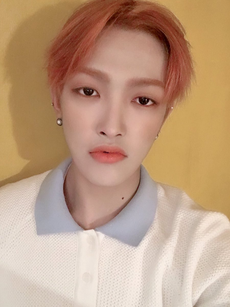 ATEEZofficial's tweet photo. [#홍중] 에이티니 벌써 보고싶다😭
매 순간 너무 고마워요 
행복하게 해줄게요💕
#ATEEZ #에이티즈 https://t.co/i8zwydk4ei