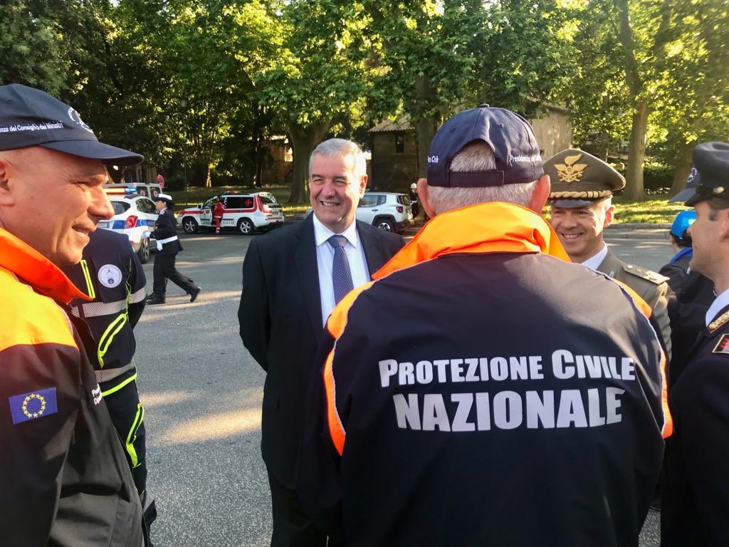 🇮🇹🏵 Ci siamo! Anche quest’anno una rappresentanza del grande mondo del Servizio nazionale di #Protezionecivile partecipa alla Rivista del #2Giugno. Buona #FestadellaRepubblica a tutti!

bit.ly/2giugnoRivista
