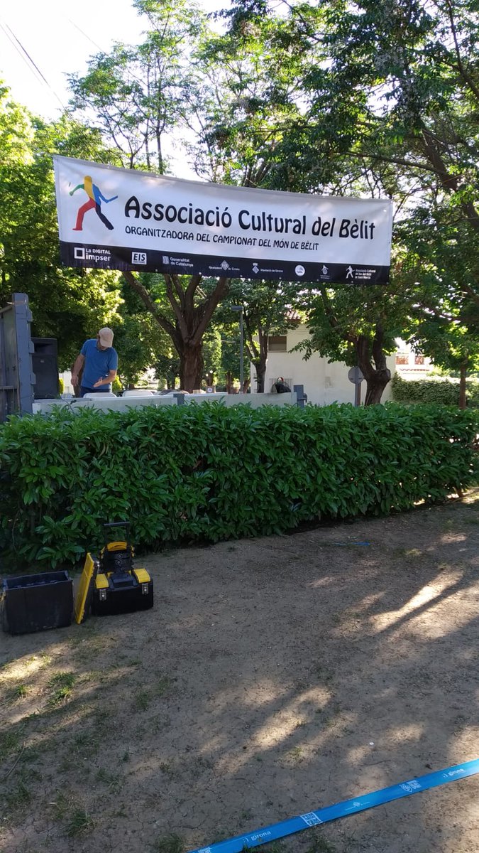 Vadebelit's tweet photo. Tot a punt i preparat per començar les semifinals i finals al Camp de Bèlit15è Campionat del Món de Bèlit.
Diumenge 02/06 - 9.30 h
➡️ #MosquetesMortes vs #CanaDencs
➡️ #Taronges vs #Bèlitciraptors
Som-hi! https://t.co/BtQ1RdmKC8