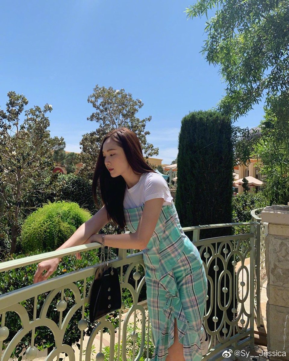sicafeed's tweet photo. [WEIBO] Sy__Jessica: Blue skies🎵[微风]
#blancandeclare# @/BLANCGROUP ​​​ https://t.co/NdGR3oc0JJ https://t.co/gk3pPri9JH https://t.co/NC13m00vf6 (5P) https://t.co/Tu6C2lfygF