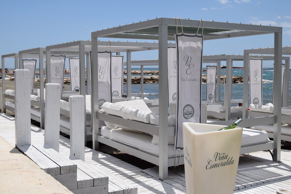 LaChanclaHotel's tweet photo. 💙¡Ya están aquí! 💙¿Las echabas de menos? 

#LaChanclaHotel #Balinesas #Summertime #Yuhu https://t.co/PB2Isufnx5