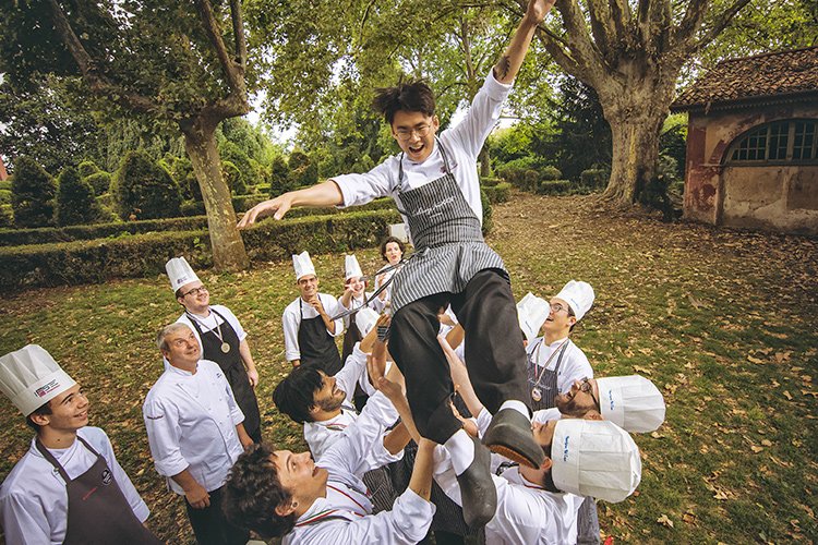 ItaliaaTavola's tweet image. #Corsi professionali di #cucina L'offerta è ampia, come scegliere? @IFSE #scuola #iat #italiaatavola dlvr.it/R5sbH2