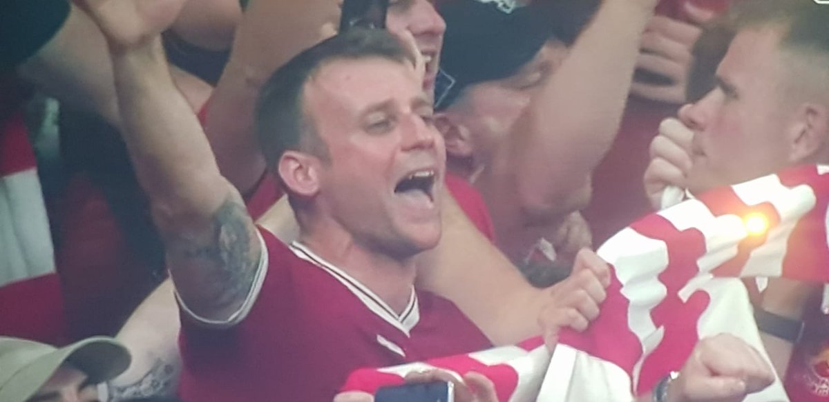 RabbitRabbitOn's tweet image. And I apparently became a TV star for a second or two 😆
#LFC #UCLfinal