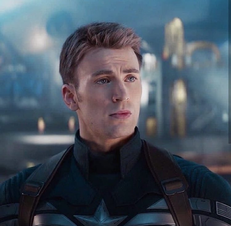 jerkbarns's tweet photo. steve rogers        ✨     steve rogers 
without beard                  with beard https://t.co/Vv67StVc4F