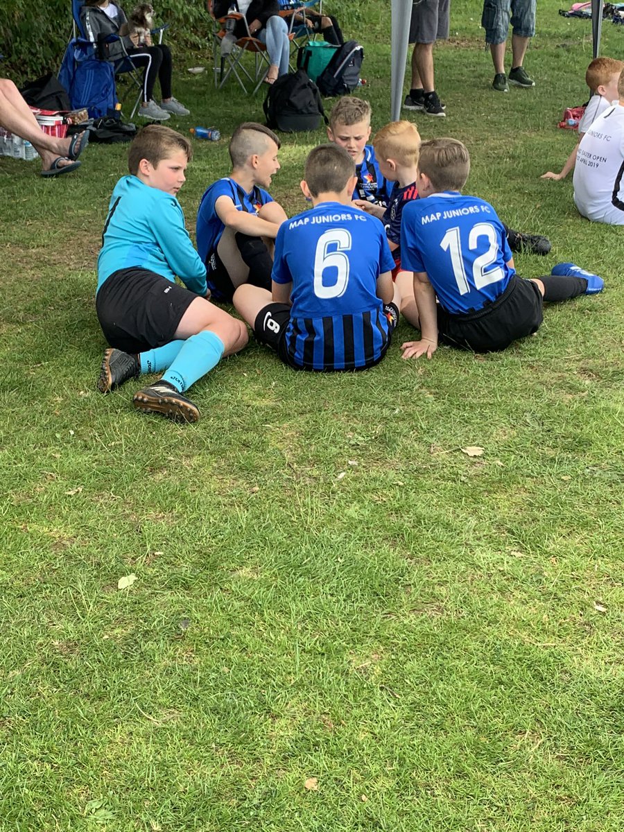 BAO4S's tweet image. Sammy D on Loan MAP Juniors U10s

Hasn’t played with these boys for a year, loved the way he slotted back in. Thanks for asking him @mapfootball

#backwherehestarted #likeheneverleft

🏆 Winners
🙌 Tournament Clean Sheet 8/8
⚽️ Scored banger from Halfway line
🏴󠁧󠁢󠁥󠁮󠁧󠁿 Only One Sammy D