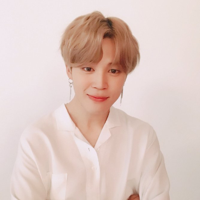 darkjimin_'s tweet photo. #jiminposts
﹂update 🗝﹁
Günaydın! Dün öğlen vakti, saçımı boyatmaya gittim. Nasıl olmuş? Hayatta bazı değişiklikler yapmayı seviyorum, bu yüzden saçımı boyatmaya karar verdim. Umarım beğenmişsinizdir. https://t.co/pjBi75HhHK