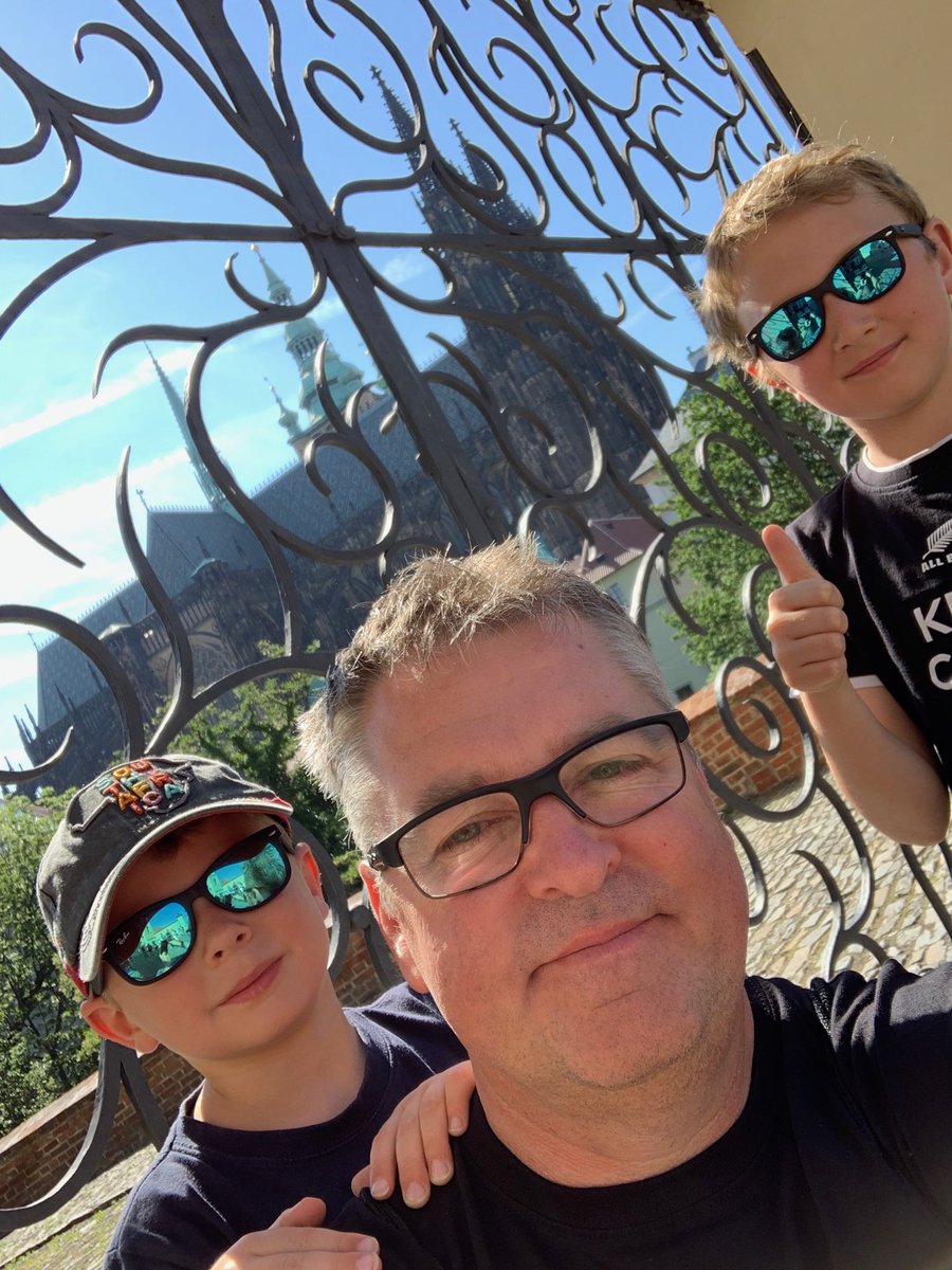 mooloomitch's tweet image. Early morning walk around Prague Castle!